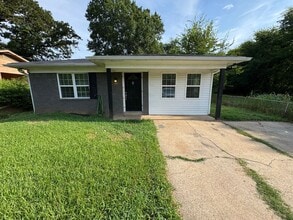 Building Photo - 1764 Aline Ave