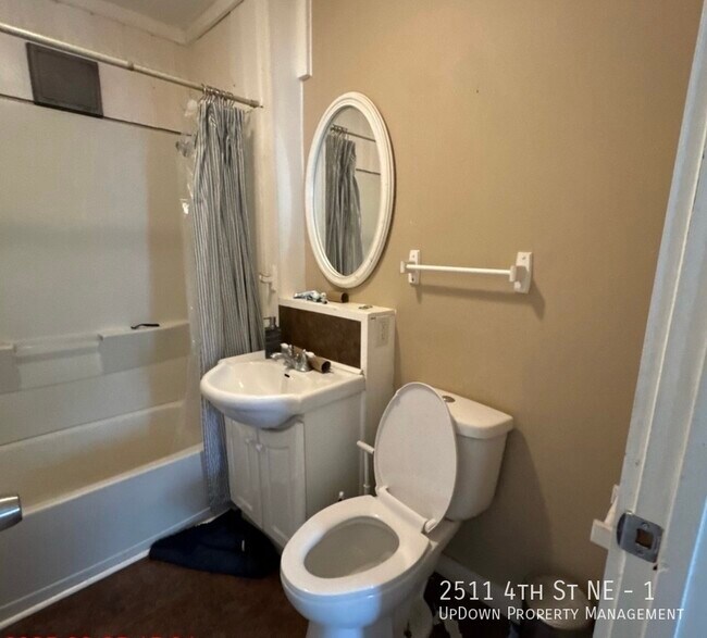 Foto del edificio - 2511 4th St NE