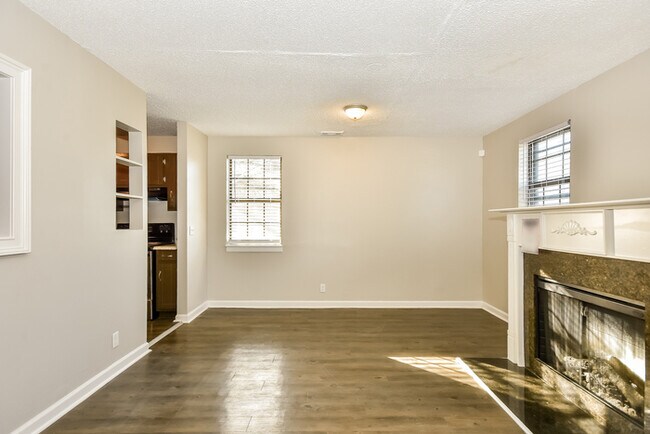 Foto del edificio - 4689 Long Branch Rd
