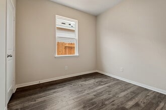 Building Photo - 363 Kingston Wy