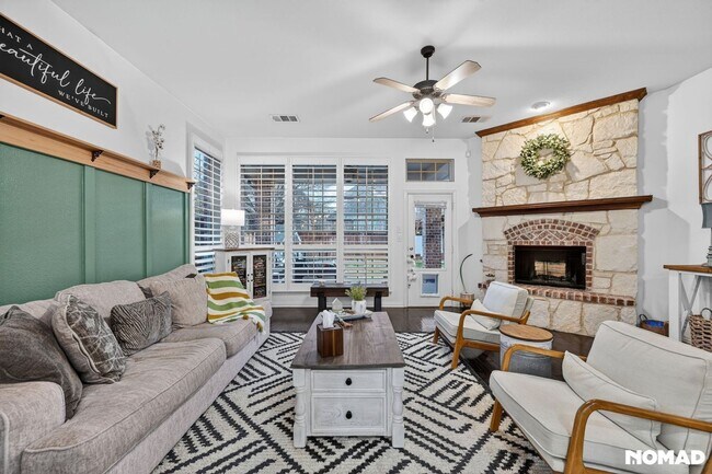 Building Photo - 1128 Wilson Dr