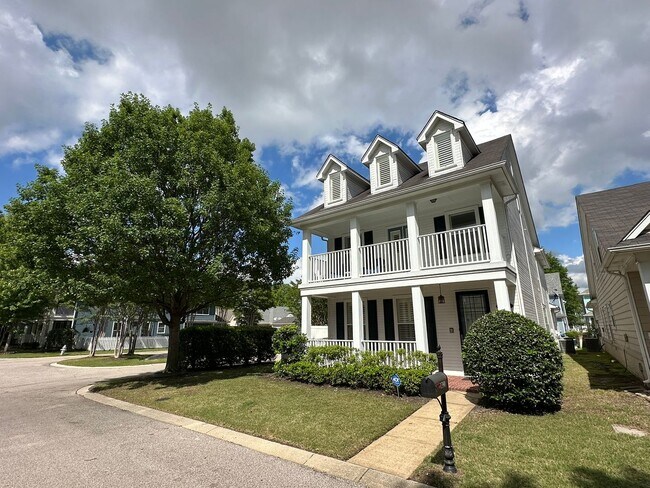 Foto del edificio - Large 3 bd 2.5 bath with all new paint! Fe...