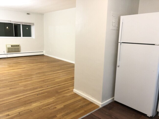 Building Photo - 135 Neponset Ave