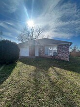 Building Photo - 1403 Camellia Dr