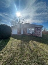 Building Photo - 1403 Camellia Dr