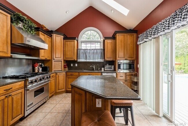 Foto del edificio - 14 Wakefield Rd