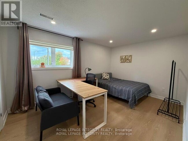 Building Photo - 926 Fletcher Cir
