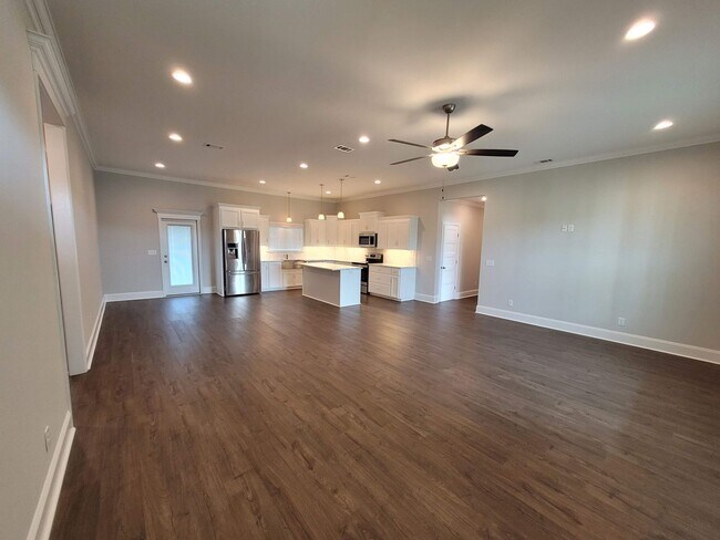 Foto del edificio - Luxurious Living: Spacious 4 Bedroom Home ...