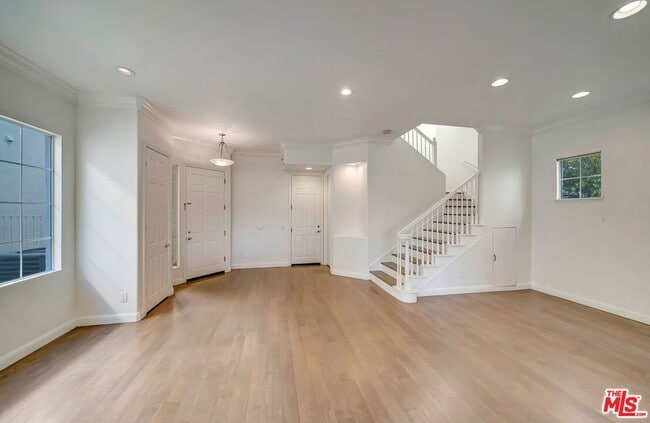 Building Photo - 24819 Cll Cedro