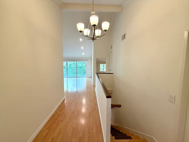 Foto del edificio - 5708 Camelia Ln