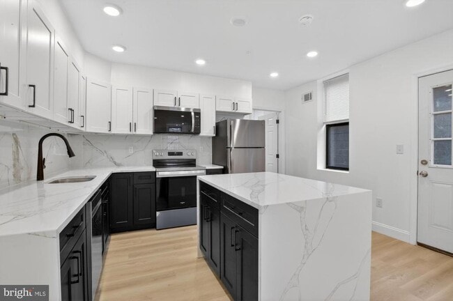 Foto del edificio - 712 N American St