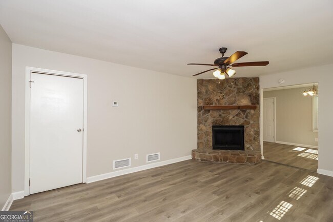 Building Photo - 6420 Timothy Ln