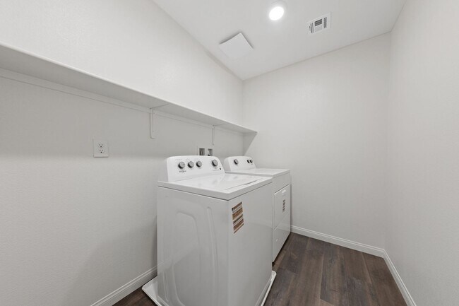 Building Photo - Brand New 3 Bedroom + Loft Home in Cadence...