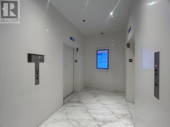 Photo du bâtiment - 3900 Confederation Pkwy