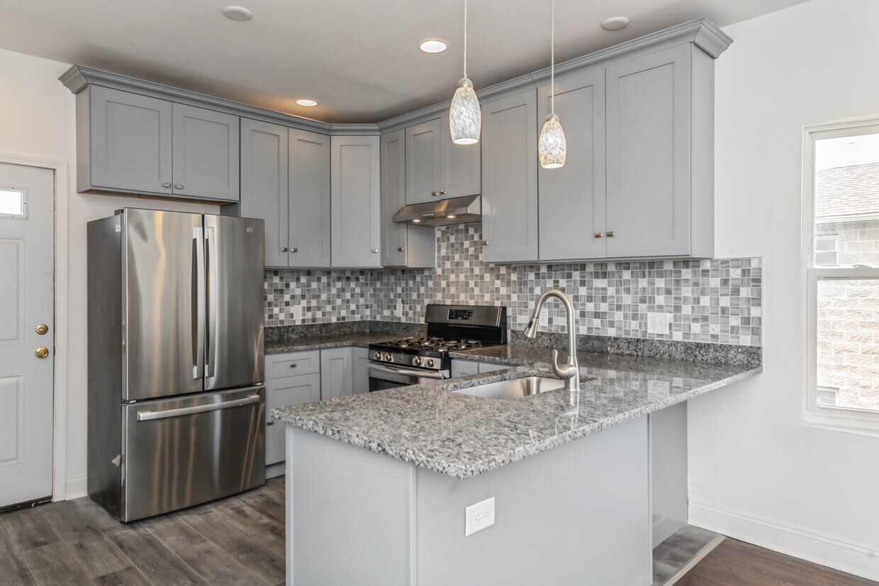 Foto principal - 6510 S Evans Ave