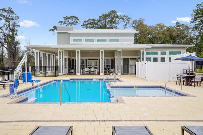 Building Photo - Ekos Magnolia Oaks