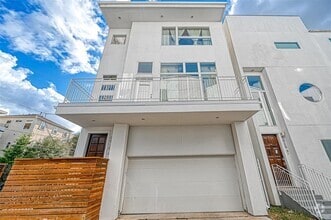 Building Photo - 5628 Kiam St