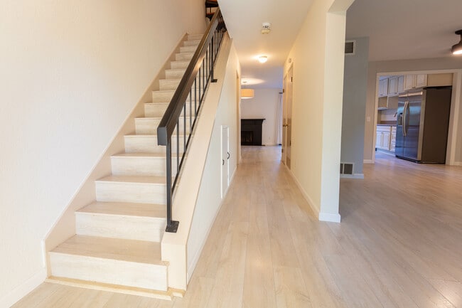 Photo - 1660 Parkside Dr Townhome