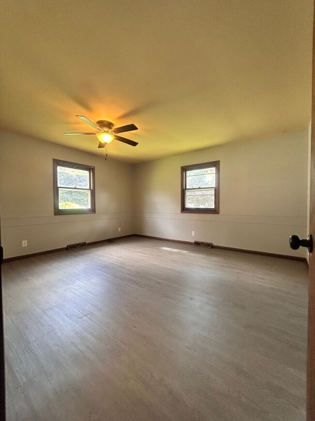 Building Photo - 1426 Cameron St