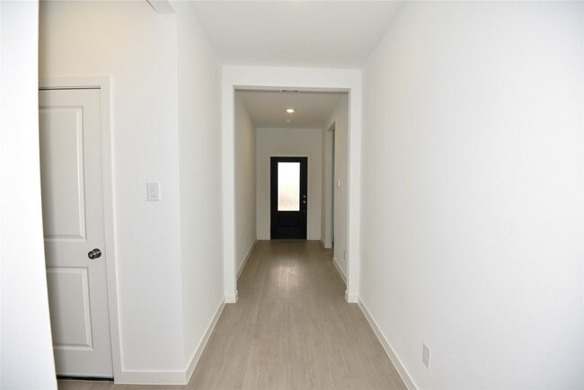 Building Photo - 28622 Bluebonnet Grotto Dr