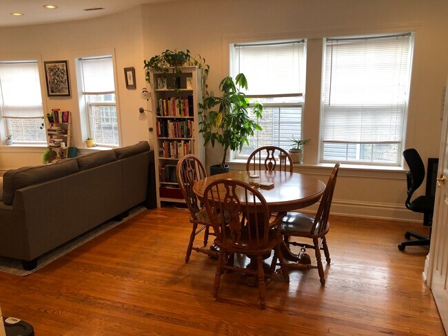 Foto del edificio - 4020 N Ashland Ave