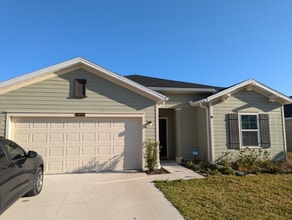 Building Photo - 3459 NE 38th Ln
