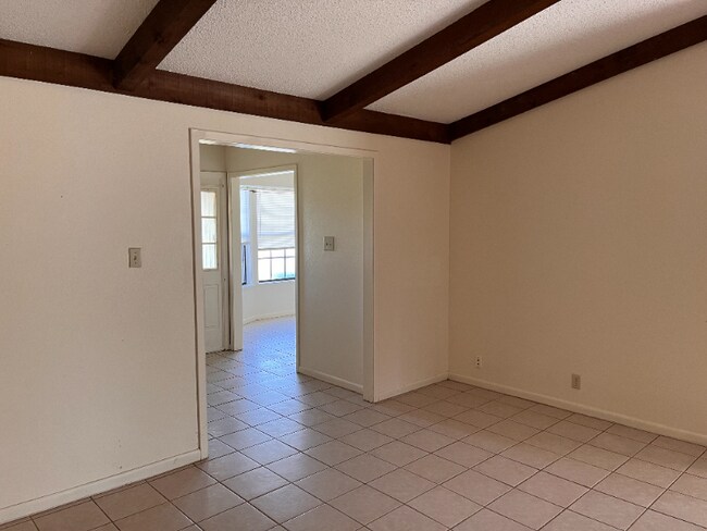 Foto del edificio - 150 Shelly Ln