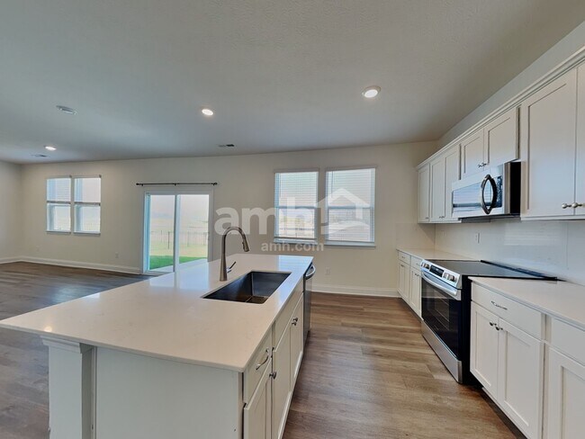 Building Photo - 9044 Lucy Dr