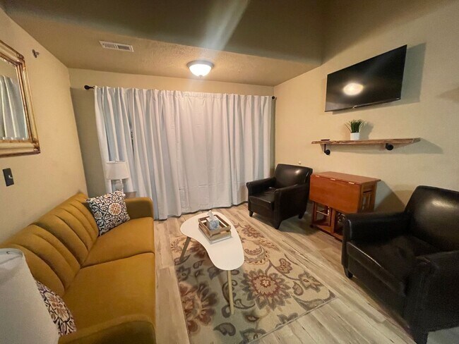 Foto del edificio - Furnished 2 bedroom 2 bath Condo - Apartment in a Gated Community,  Blue Eye, MO,  Near Branson, MO