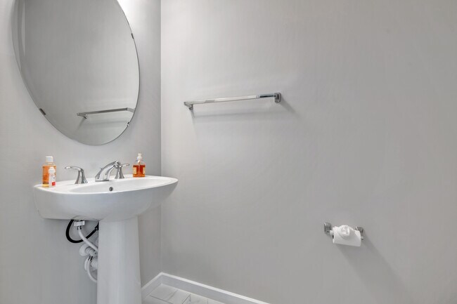 Building Photo - 2502 Emerald Branch Dr