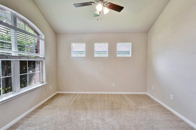 Foto del edificio - 507 King Eider Ln