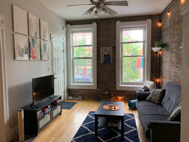 Foto del edificio - 1344 N Bosworth Ave