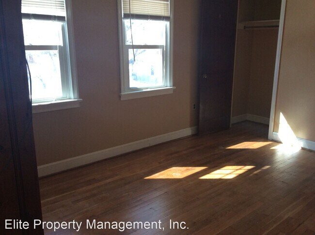 Building Photo - 4 br, 1 bath House - 2330 Pleasant View Dr