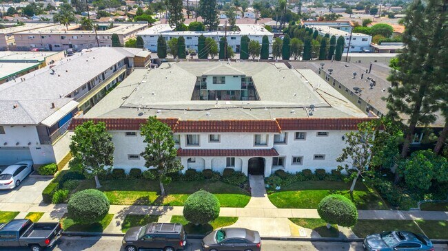 Foto del edificio - 11716 Gurley Ave