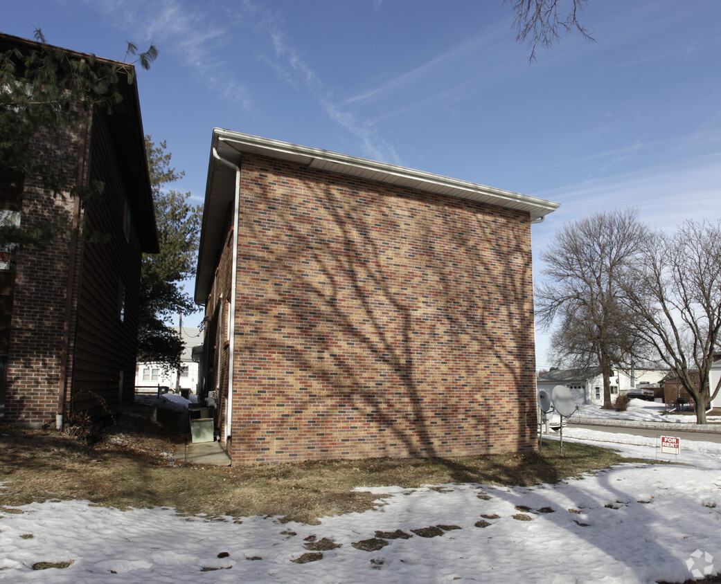 Building Photo - 945 S 24th St