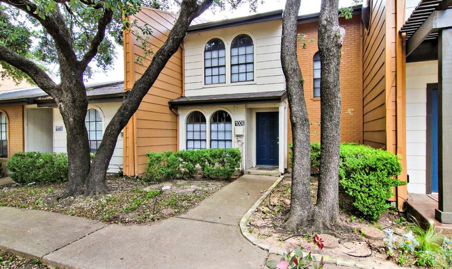 Building Photo - Oaks Branch Apartments