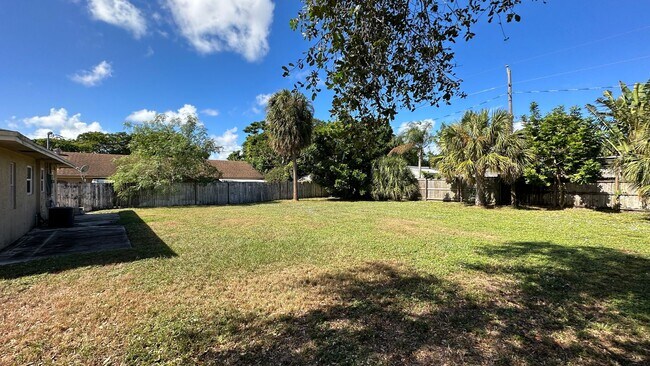 Building Photo - $ 2,395.00 - 2 Beds / 1 Bath, no deposit o...