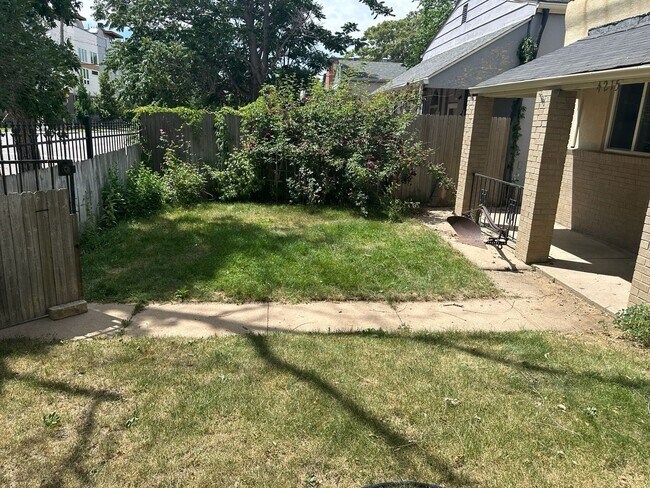 Foto del edificio - 2 bedroom, 1 bath in Denver's Sunnyside ne...