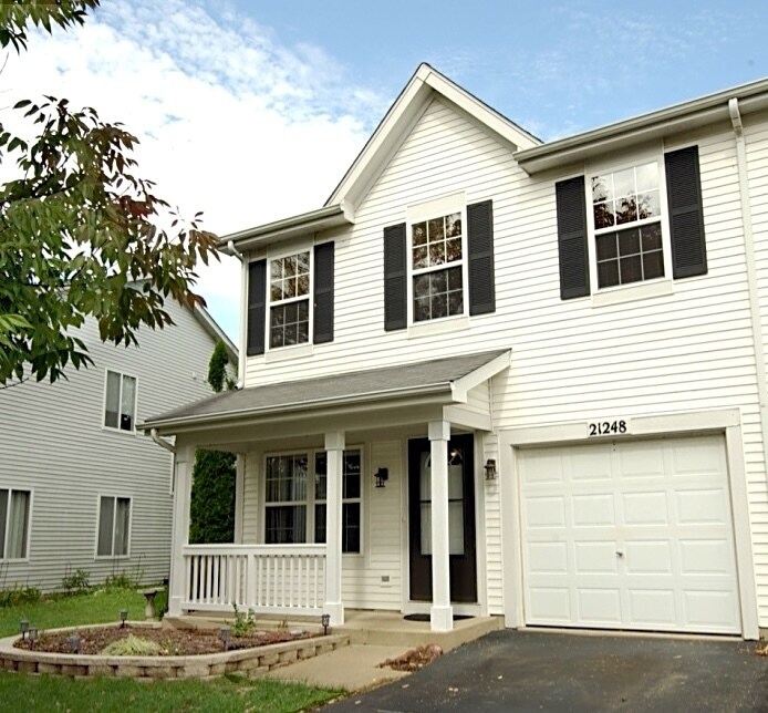 Foto principal - 21248 Edison Ln