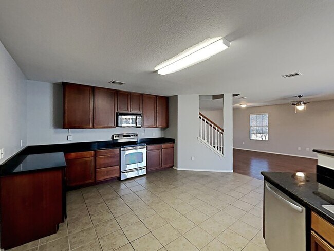 Building Photo - 2101 Franks St