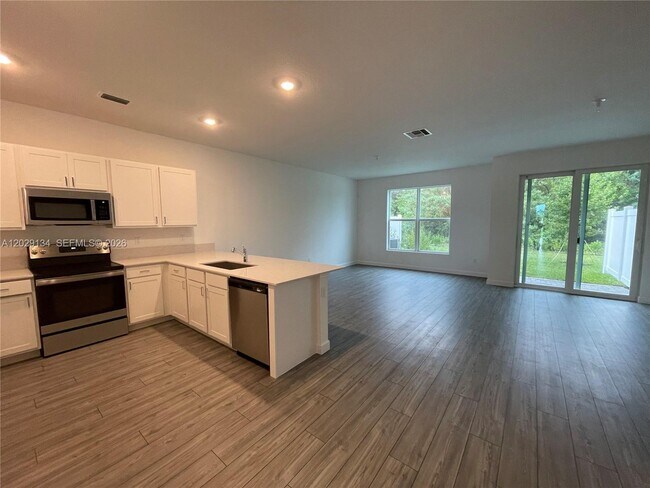 Foto del edificio - 4297 Hammock Grove Dr
