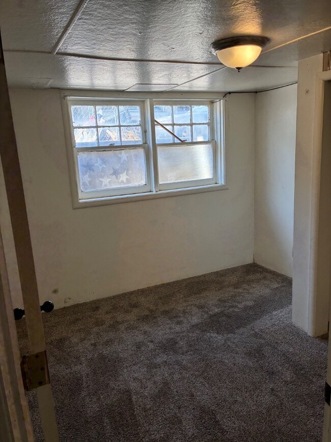Building Photo - 1311 Hansen Ave