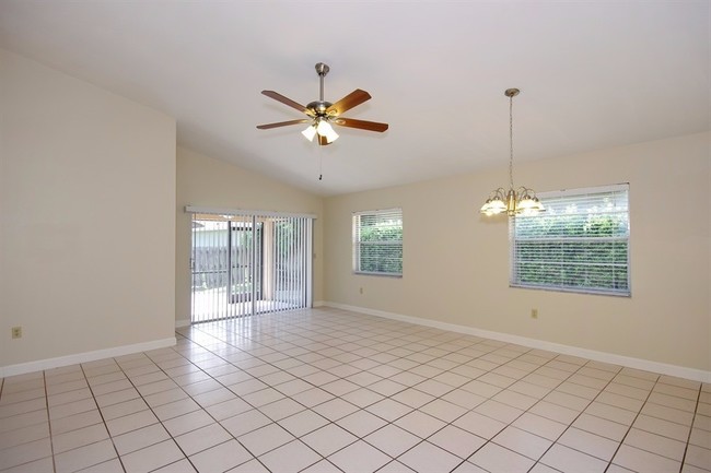 Building Photo - 4316 Suntree Blvd