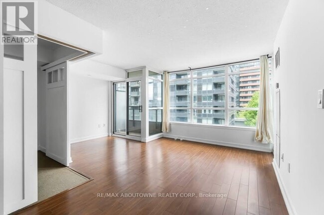 Building Photo - 8 Telegram Mews