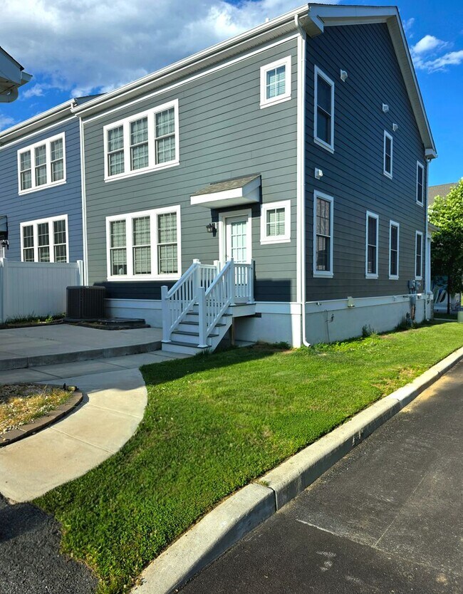 Foto del edificio - COMING SOON! 4bed-3.5bath home in the Town of Whitehall