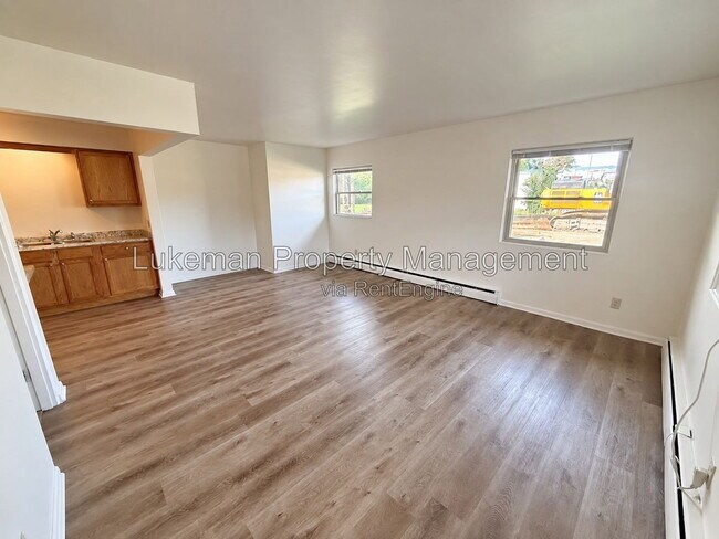 Foto del edificio - 1524 Henson Ave