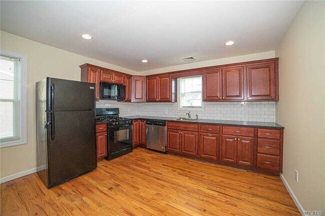 Foto del edificio - 30 E Maple St