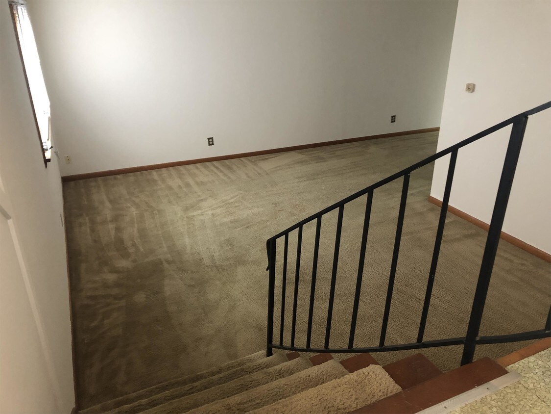 Foto principal - 2106 W Woodriver Dr