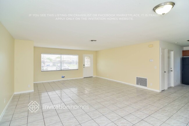 Building Photo - 479 NW 19th Ct