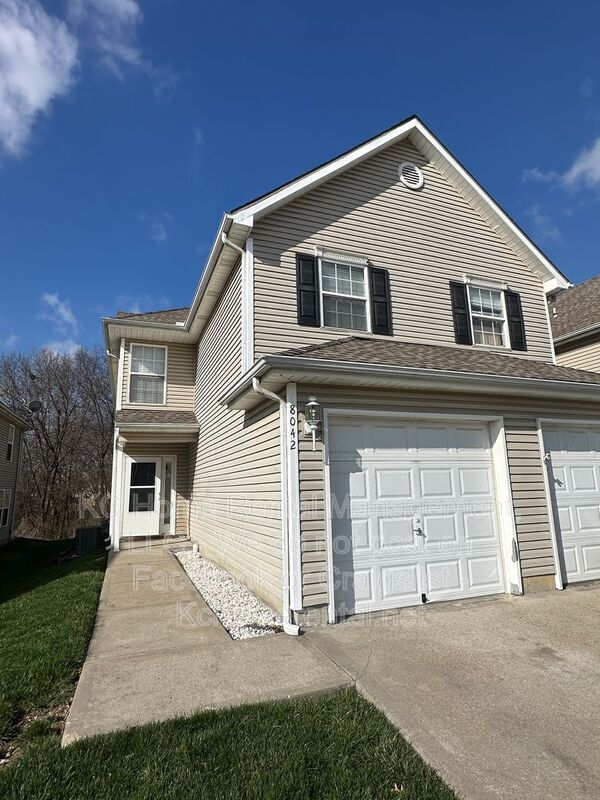 Building Photo - 8042 N Elmwood Ave